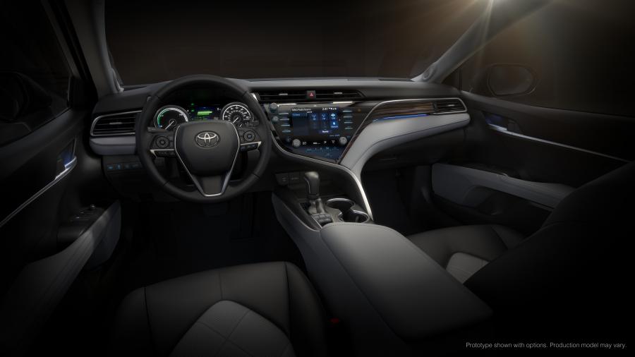 Торпедо Toyota Camry Hybrid XSE 2017 года  (фото 2 из 3)